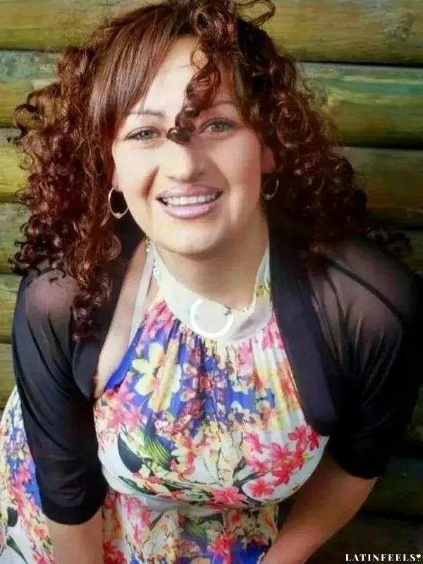 Alejandra Profile image 3
